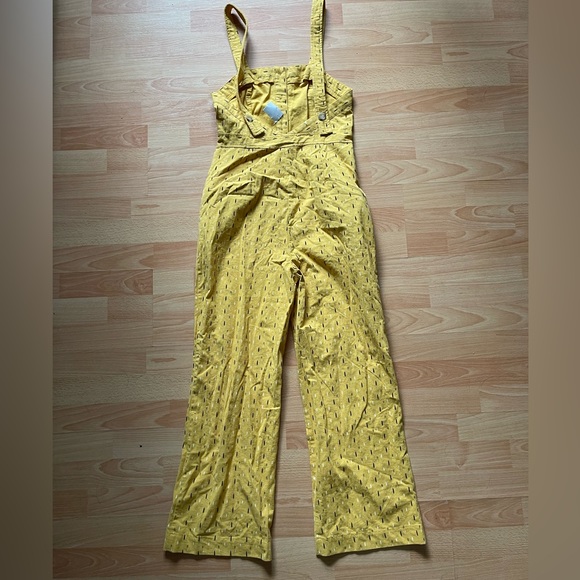 So cute!! Romper size small BNWT - Picture 2 of 3